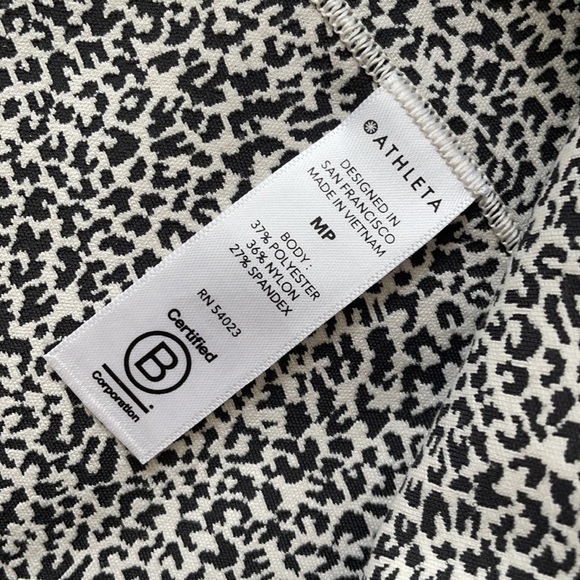 Athleta Salutation Stash II Textured Tight - Picture 5 of 6